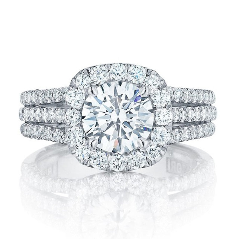 Trendy Women Ring with Brilliant Cubic Zirconia Luxury Engagement Ring