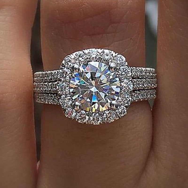 Trendy Women Ring with Brilliant Cubic Zirconia Luxury Engagement Ring