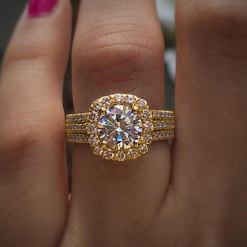 Trendy Women Ring with Brilliant Cubic Zirconia Luxury Engagement Ring